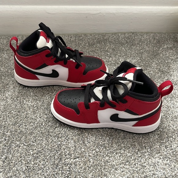 Jordan 1 Mid Chicago (TD) Sz 8C - Picture 4 of 9